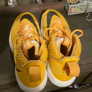 Yellow Zm Rize Nike shoes